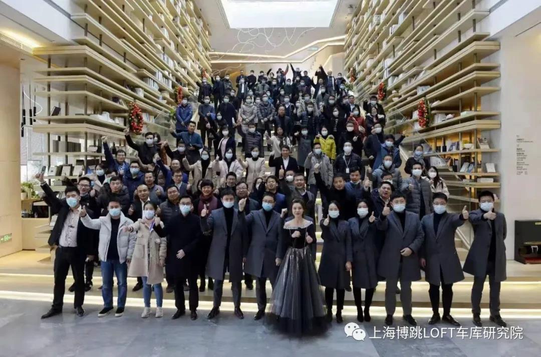 辽宁全国一百多人在华侨城汉口道6号参观研讨LOFT专利车库技术！